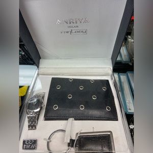 ANRIYA GORGEOUS WOMEN GIFT SET WATCH, KEY WALLET MSRP $99.99